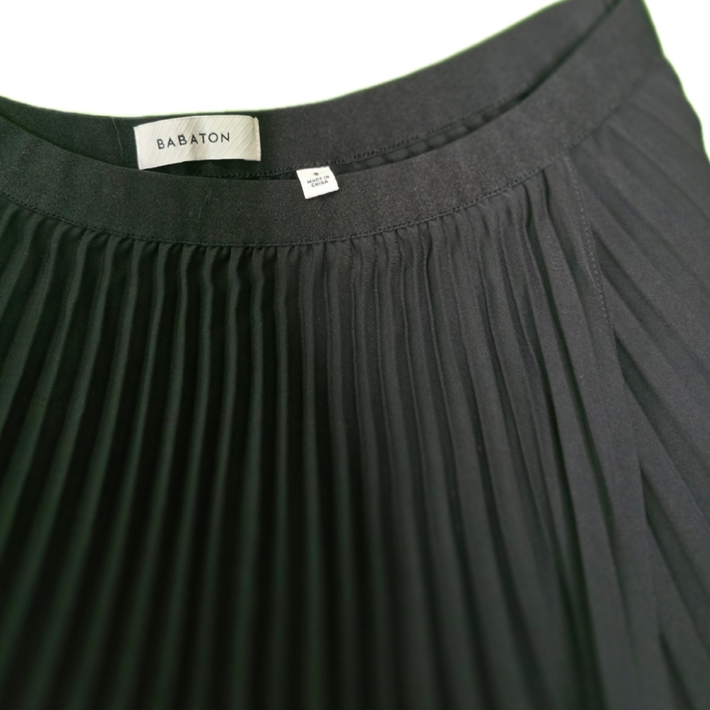 NWOT Aritzia Black Asymmetrical Pleated Skirt, Small - Picture 6 of 7